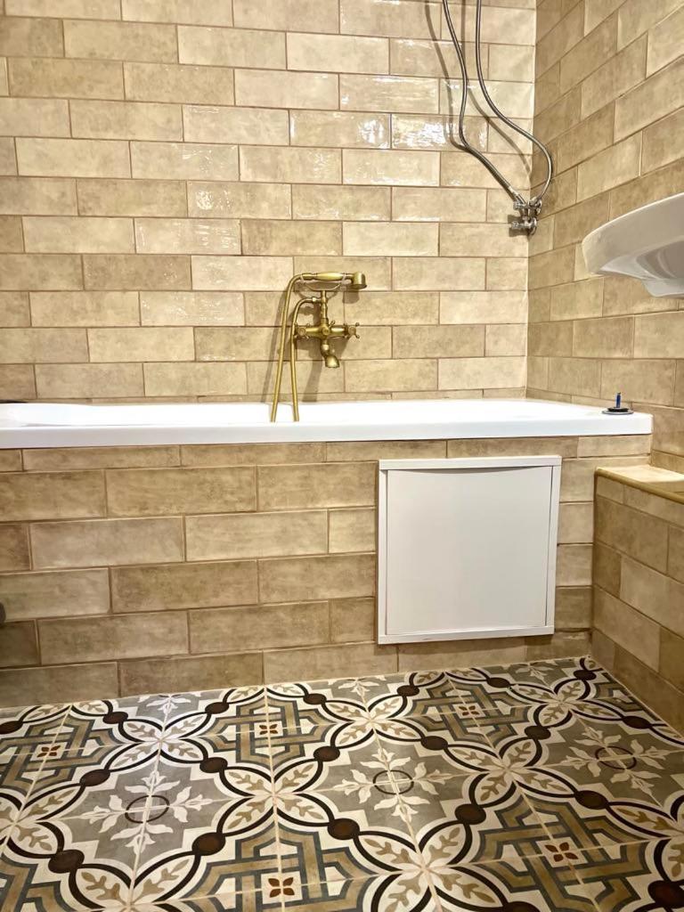 Stylish And Funky Flat In The Heart Of *