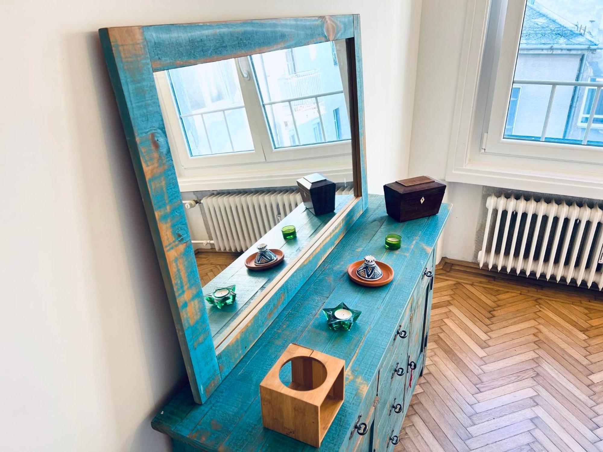 Stylish And Funky Flat In The Heart Of *